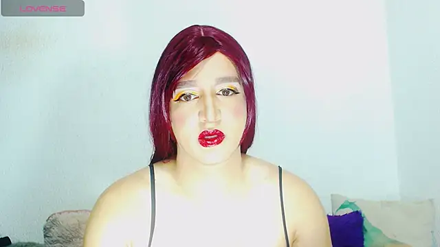 Snapshot of alexandrasexy32 chatting on June 9, 9:49 pm alexandrasexy32 online show from June 9, 9:49 pm