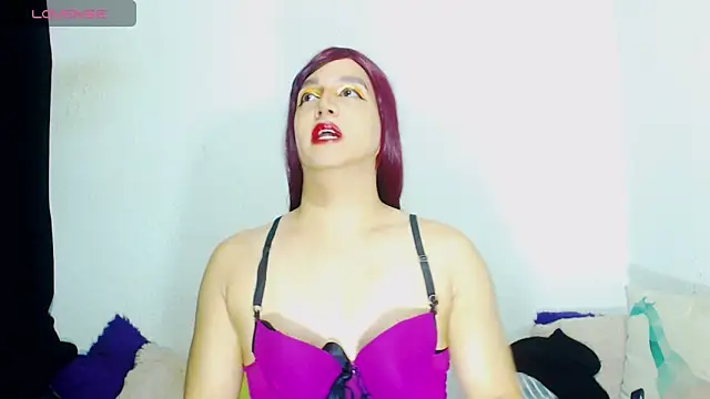 Snapshot of alexandrasexy32 chatting on June 16, 10:54 pm alexandrasexy32 online show from June 16, 10:54 pm