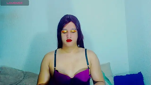 Snapshot of alexandrasexy32 chatting on May 13, 3:13 am alexandrasexy32 online show from May 13, 3:13 am