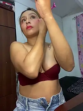 Snapshot of Keittly_ chatting on February 5, 11:39 pm Keittly online show from February 5, 11:39 pm