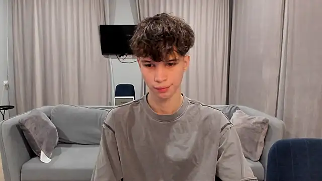 Im Shine Guy online show from December 9, 7:39 pm