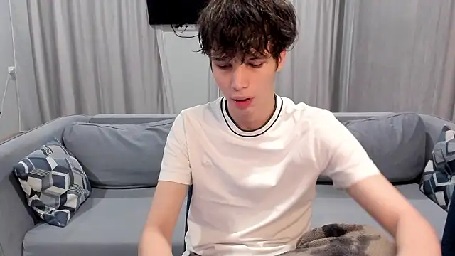 Im Shine Guy online show from December 2, 7:44 pm