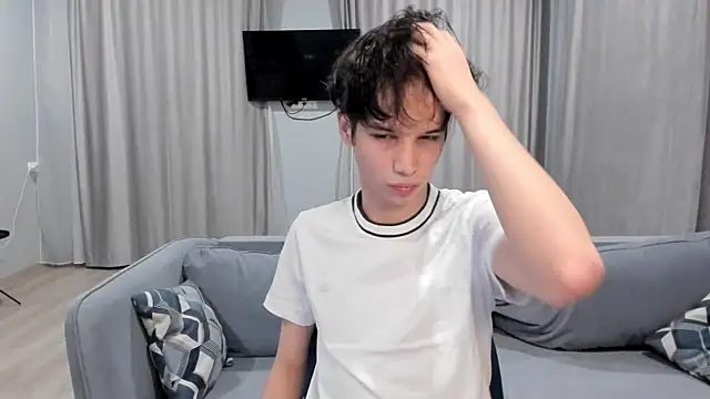 Im Shine Guy online show from December 1, 7:30 pm