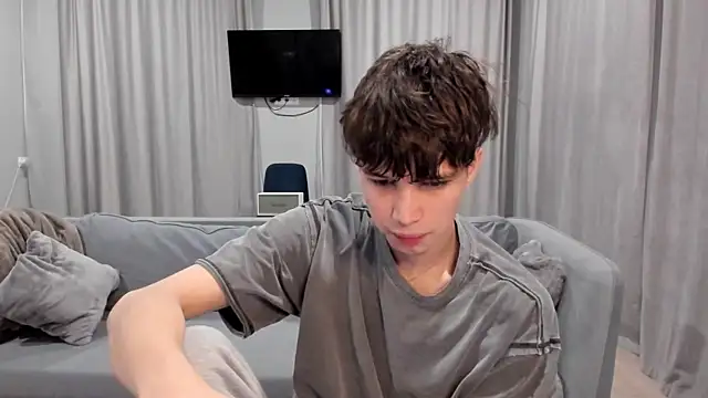 Im Shine Guy online show from December 17, 7:37 pm