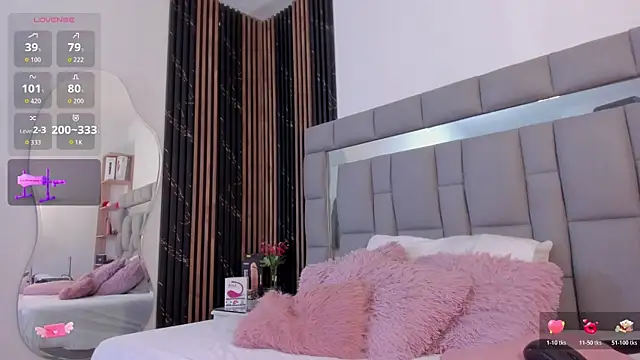 Snapshot of vivianne_scott chatting on November 11, 12:11 pm vivianne scott online show from November 11, 12:11 pm