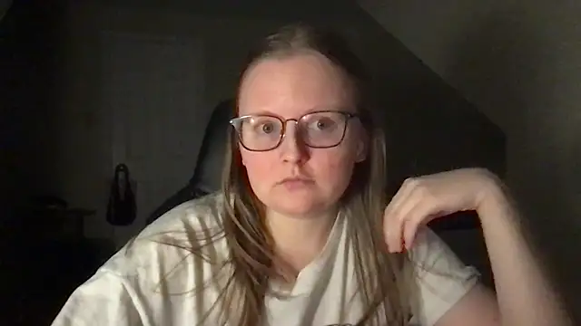 lexie lilacs online show from February 16, 4:42 am