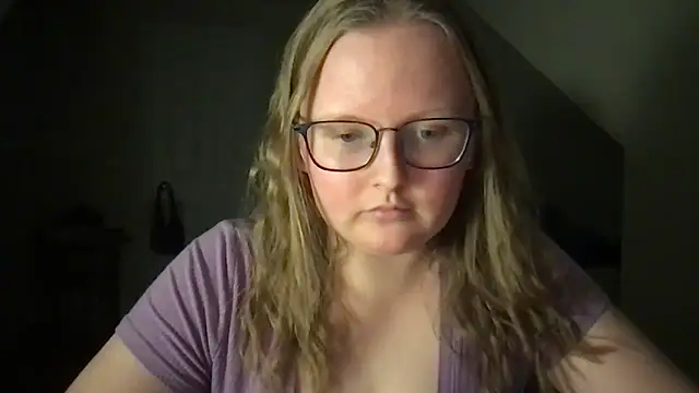 lexie lilacs online show from January 7, 11:03 pm