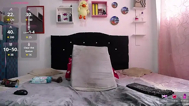 la gatabk  online show from February 24, 7:59 pm