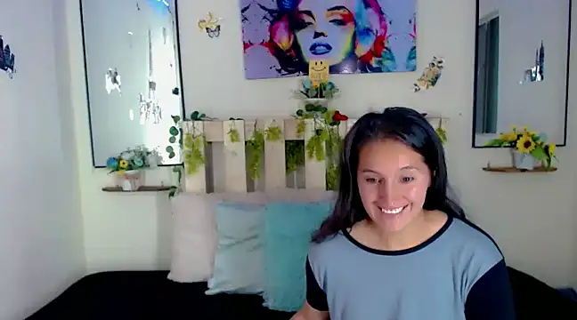 Sharon et Khloe12 online show from January 10, 5:15 am