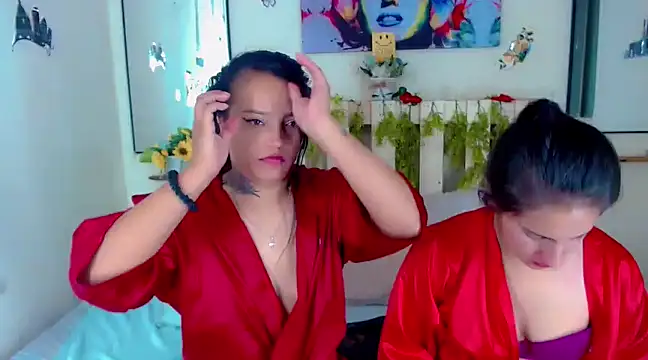 Sharon et Khloe12 online show from December 18, 11:51 pm