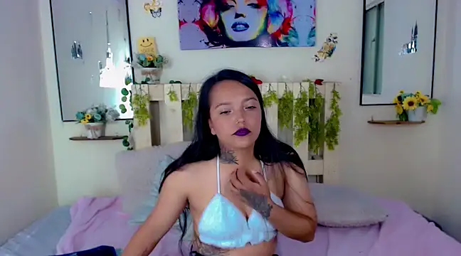 Sharon et Khloe12 online show from January 5, 7:38 am