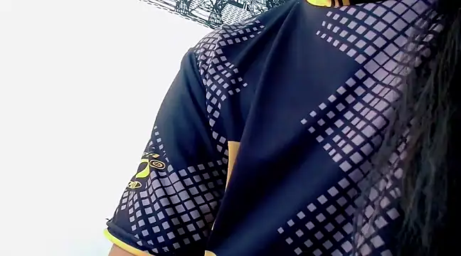 Sharon et Khloe12 online show from December 5, 9:11 pm