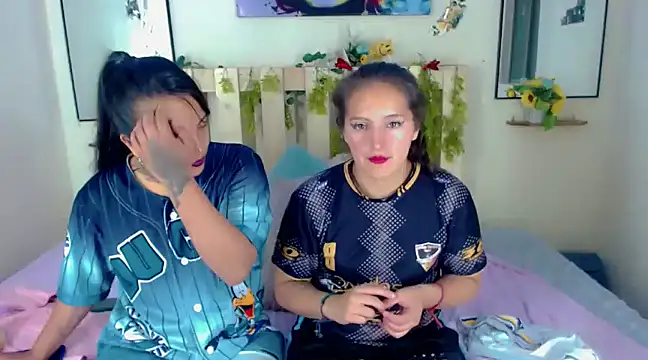 Sharon et Khloe12 online show from January 17, 11:06 am