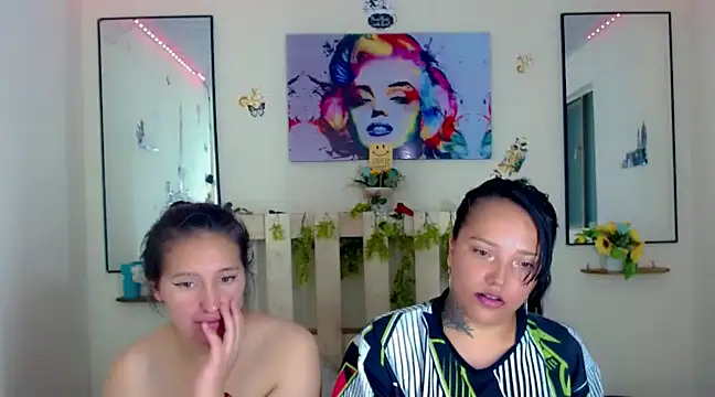 Sharon et Khloe12 online show from January 16, 8:00 am