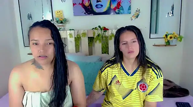 Sharon et Khloe12 online show from January 5, 4:36 am