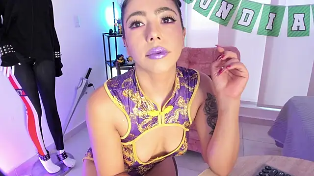 AndreaVelasco online show from June 14, 4:52 pm