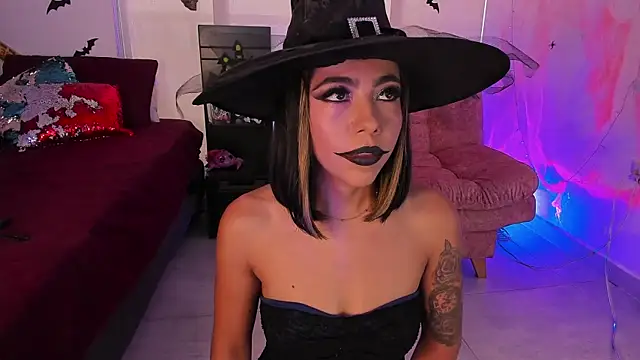 Snapshot of AndreaVelasco chatting on October 27, 6:20 pm AndreaVelasco online show from October 27, 6:20 pm