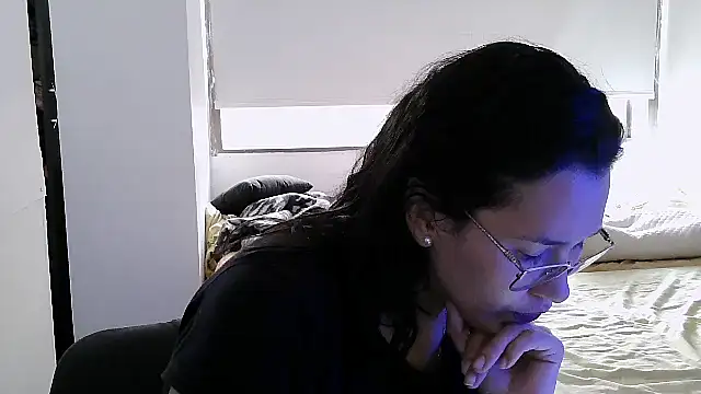 luxandracon23 online show from October 11, 4:08 pm