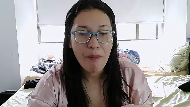 luxandracon23 online show from October 16, 1:52 pm