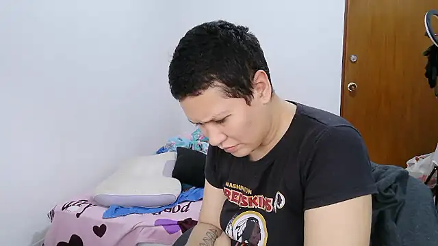 luxandracon23 online show from January 13, 9:52 pm