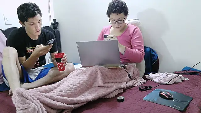 luxandracon23 online show from April 14, 10:15 pm