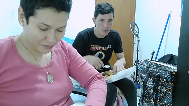 luxandracon23 online show from January 31, 7:12 pm