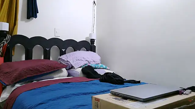 luxandracon23 online show from March 26, 3:32 pm