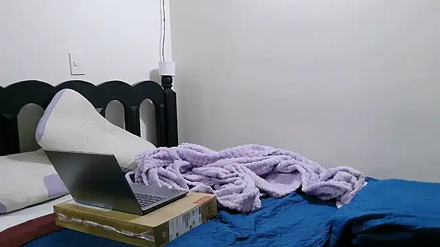 luxandracon23 online show from March 31, 7:05 pm