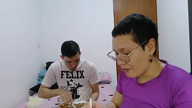 luxandracon23 online show from January 6, 7:29 pm