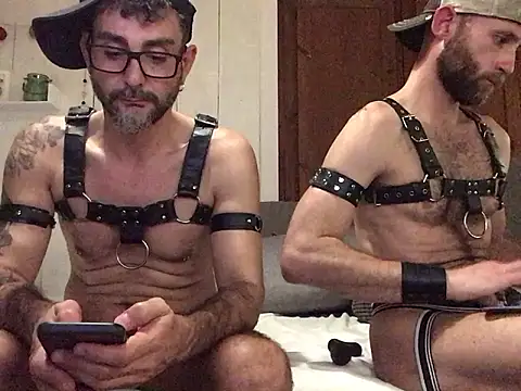 Snapshot of trebord77 chatting on December 7, 3:42 am trebord77 online show from December 7, 3:42 am