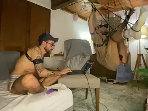 Snapshot of trebord77 chatting on December 12, 6:57 am trebord77 online show from December 12, 6:57 am