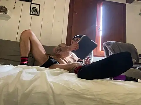 Snapshot of trebord77 chatting on March 1, 12:34 pm trebord77 online show from March 1, 12:34 pm