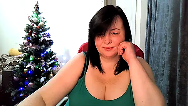 EmiliaLooo online show from January 8, 3:45 am