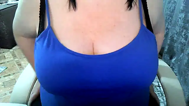 EmiliaLooo online show from November 26, 6:13 am