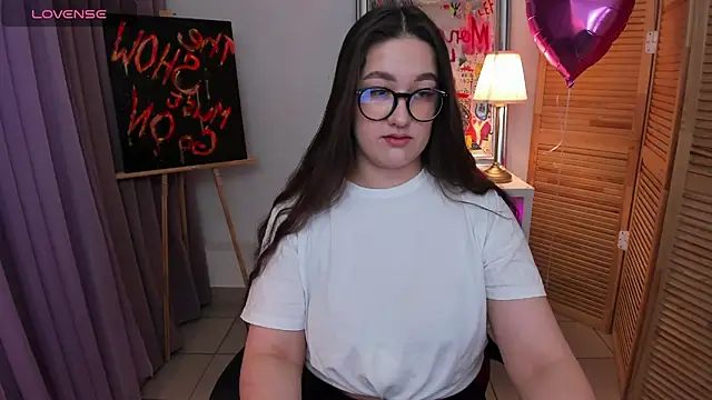 Snapshot of Aria_Blisss chatting on February 26, 10:47 pm Aria Blisss online show from February 26, 10:47 pm