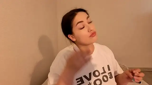 Aria Blisss online show from May 28, 1:35 am