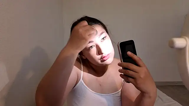 Snapshot of Aria_Blisss chatting on June 14, 1:24 am Aria Blisss online show from June 14, 1:24 am