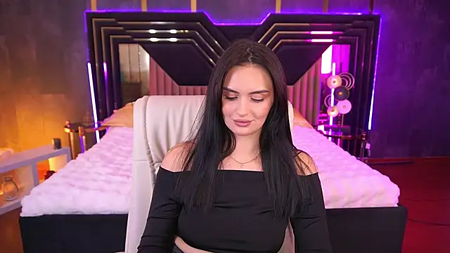 Snapshot of MilashaLovely chatting on November 7, 2:21 pm MilashaLovely online show from November 7, 2:21 pm