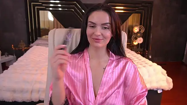 Snapshot of MilashaLovely chatting on December 4, 2:27 pm MilashaLovely online show from December 4, 2:27 pm