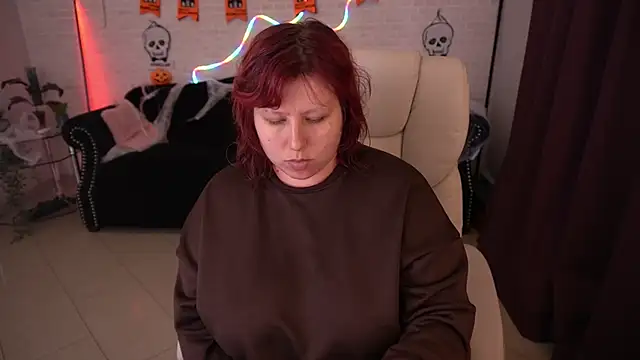 Snapshot of LiliyaMoon chatting on November 1, 7:35 am LiliyaMoon online show from November 1, 7:35 am