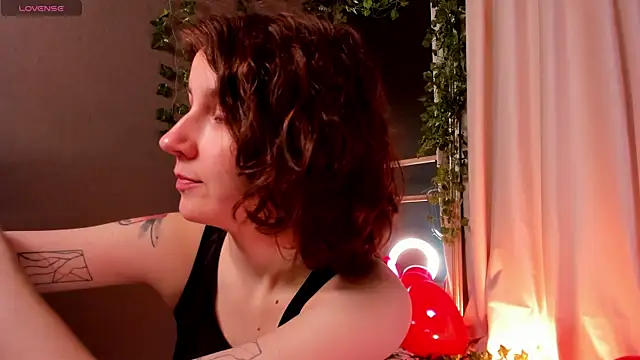 Snapshot of mind_game chatting on February 14, 11:53 am mind game online show from February 14, 11:53 am