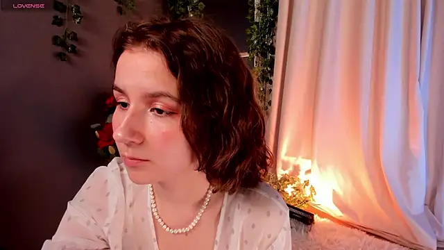 Snapshot of mind_game chatting on February 13, 12:00 pm mind game online show from February 13, 12:00 pm