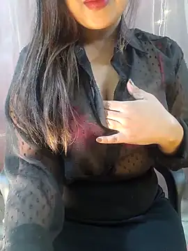 deslisexpriya online show from February 13, 9:26 pm