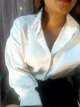 deslisexpriya online show from February 4, 10:38 pm