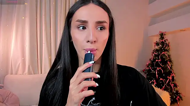 Kim Oberlin  online show from December 22, 4:18 pm