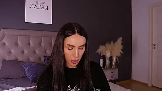 Snapshot of Kim_Oberlin_ chatting on December 4, 11:31 am Kim Oberlin online show from December 4, 11:31 am