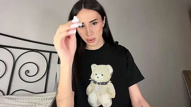 Kim Oberlin  online show from April 2, 12:23 pm