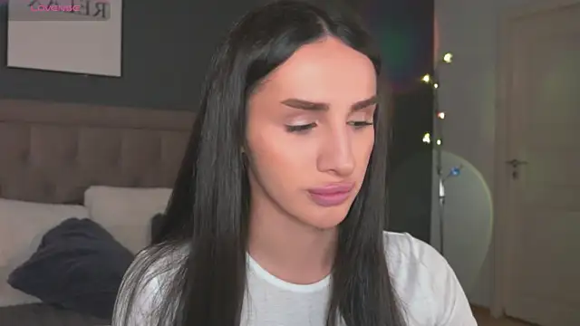 Snapshot of Kim_Oberlin_ chatting on December 1, 11:11 am Kim Oberlin online show from December 1, 11:11 am