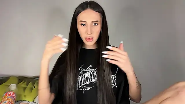 Kim Oberlin  online show from February 13, 6:08 pm