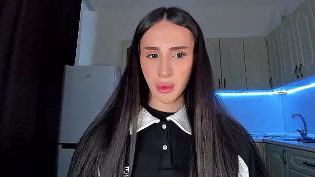 Kim Oberlin  online show from February 25, 11:10 am